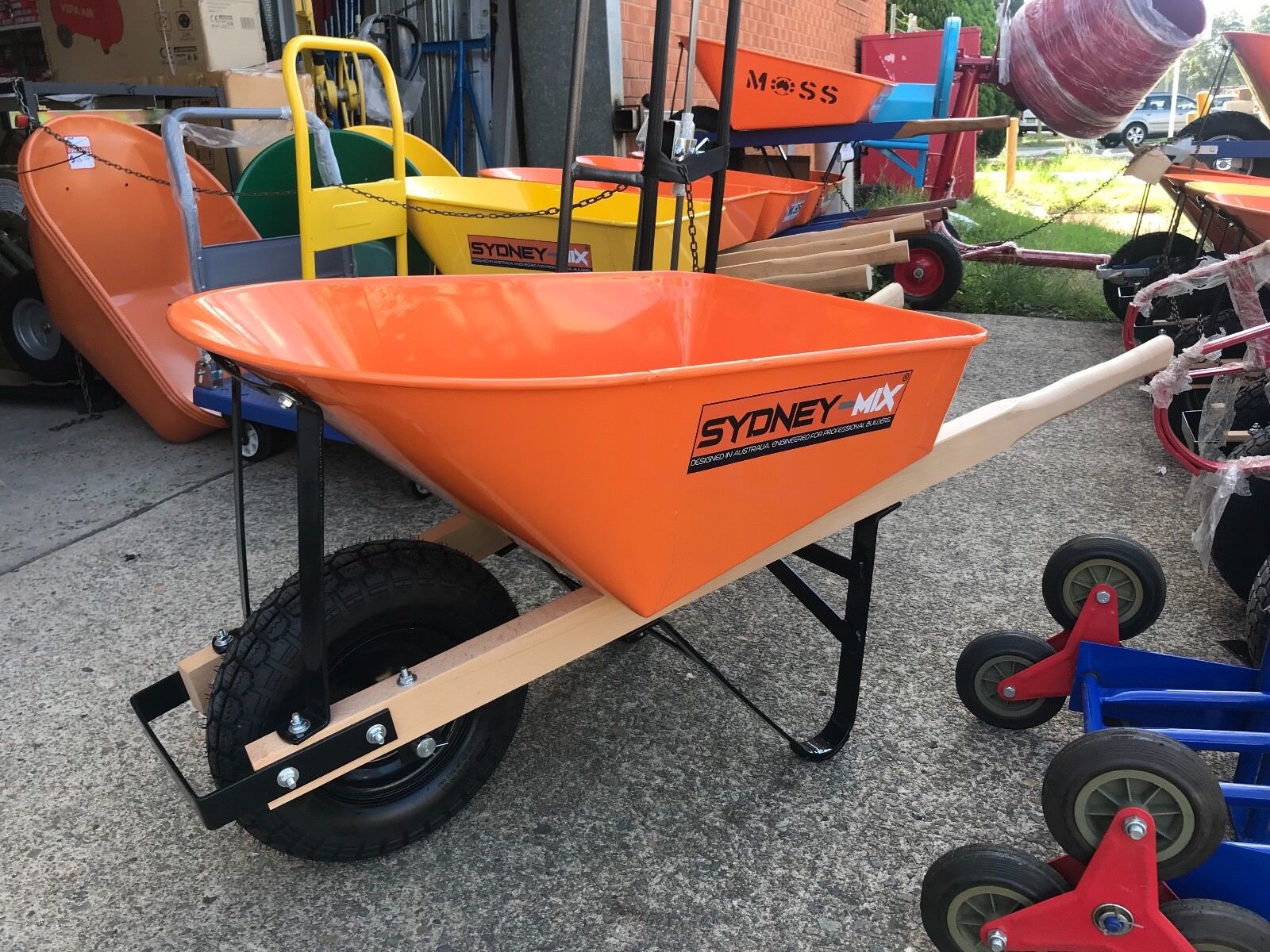 SYDNEY-MIX 100 Litre Heavy Duty Builders Wheel Barrow with Pneumatic Wheel (Air)